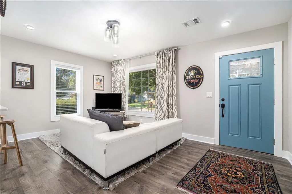 671 Center Hill Avenue Nw, Atlanta, Georgia 30318, 3 Bedrooms Bedrooms, ,2 BathroomsBathrooms,Residential,For Sale,671 Center Hill Avenue Nw,7653426