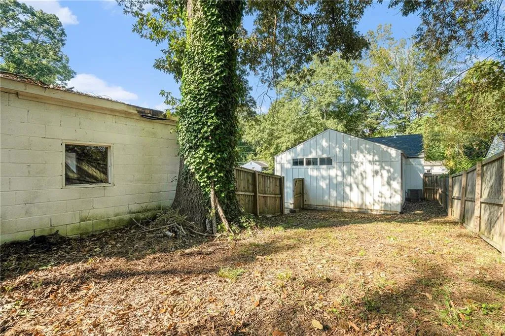 671 Center Hill Avenue Nw, Atlanta, Georgia 30318, 3 Bedrooms Bedrooms, ,2 BathroomsBathrooms,Residential,For Sale,671 Center Hill Avenue Nw,7653426