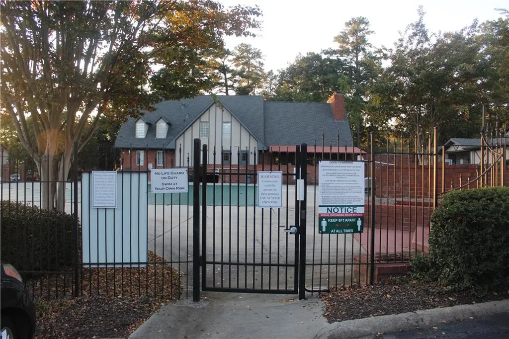 6851 Roswell Road Unit J13, Atlanta, Georgia 30328, 1 Bedroom Bedrooms, ,1 BathroomBathrooms,Residential,Sold,6851 Roswell Road Unit J13,6782720