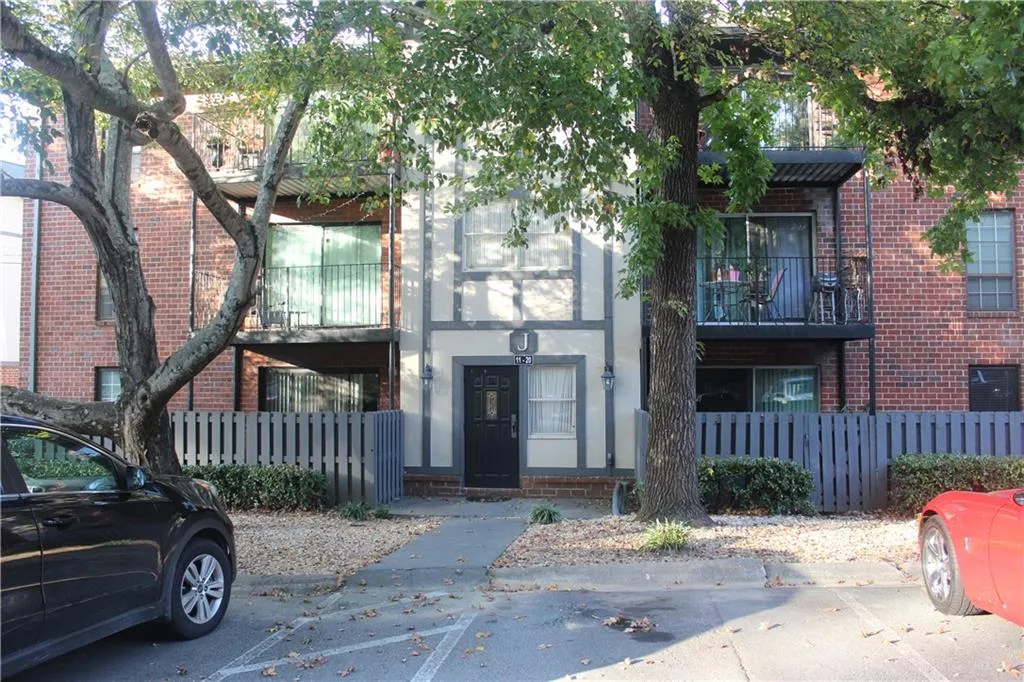 6851 Roswell Road Unit J13, Atlanta, Georgia 30328, 1 Bedroom Bedrooms, ,1 BathroomBathrooms,Residential,Sold,6851 Roswell Road Unit J13,6782720