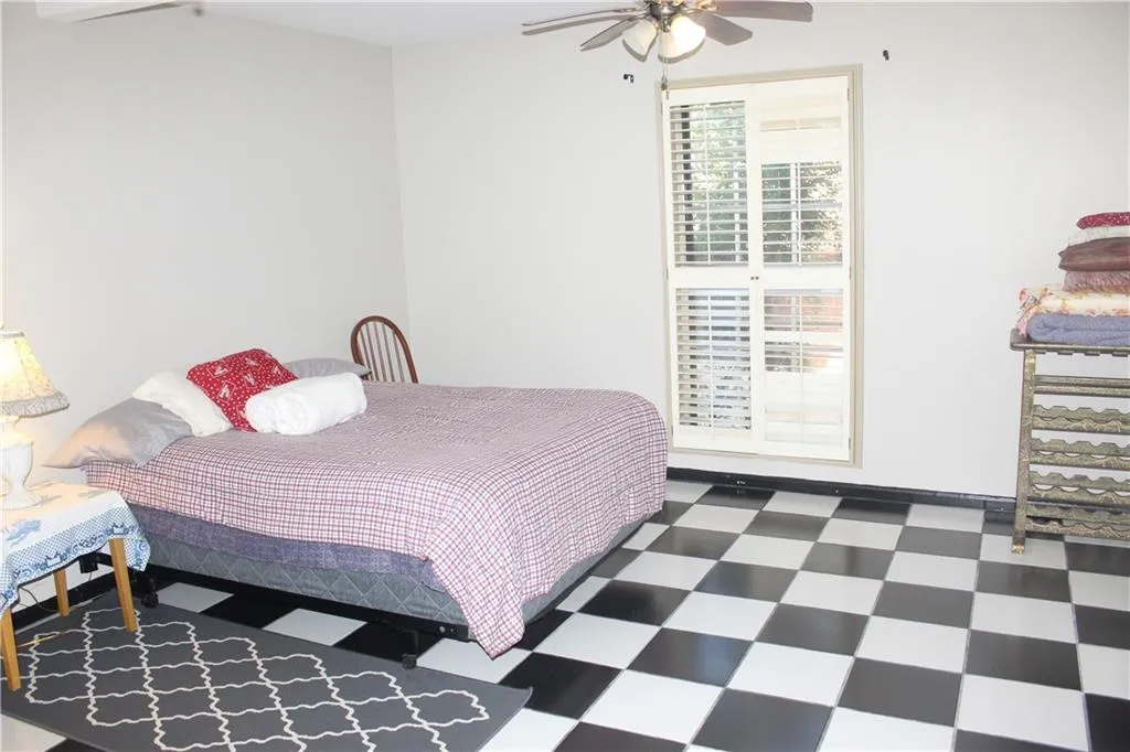 6851 Roswell Road Unit J13, Atlanta, Georgia 30328, 1 Bedroom Bedrooms, ,1 BathroomBathrooms,Residential,Sold,6851 Roswell Road Unit J13,6782720