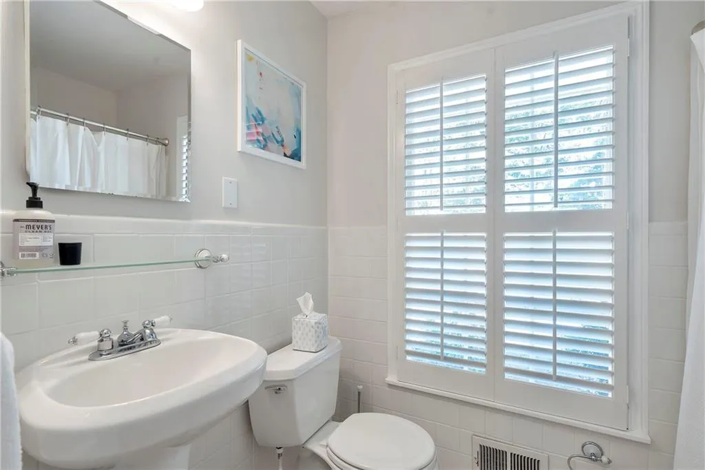 4630 Canyon Creek Trail, Atlanta, Georgia 30342, 4 Bedrooms Bedrooms, ,3 BathroomsBathrooms,Residential,Sold,4630 Canyon Creek Trail,7132265