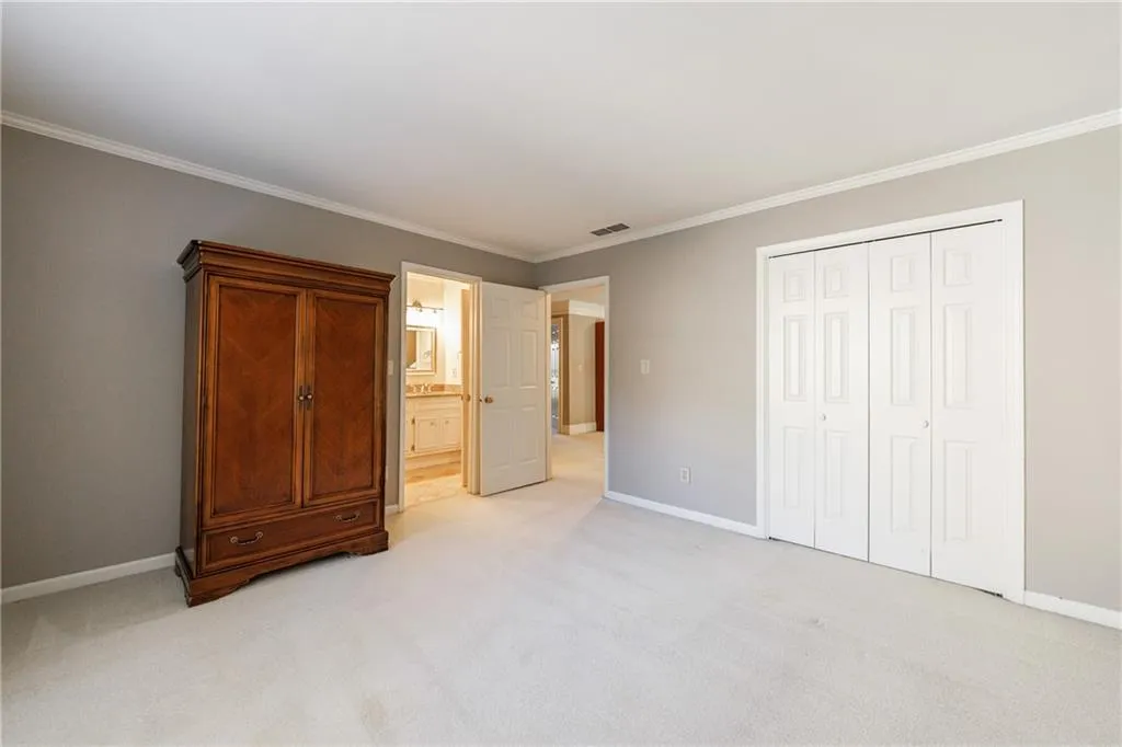 240 Embassy Court, Sandy Springs, Georgia 30328, 4 Bedrooms Bedrooms, ,3 BathroomsBathrooms,Residential,Sold,240 Embassy Court,7484711