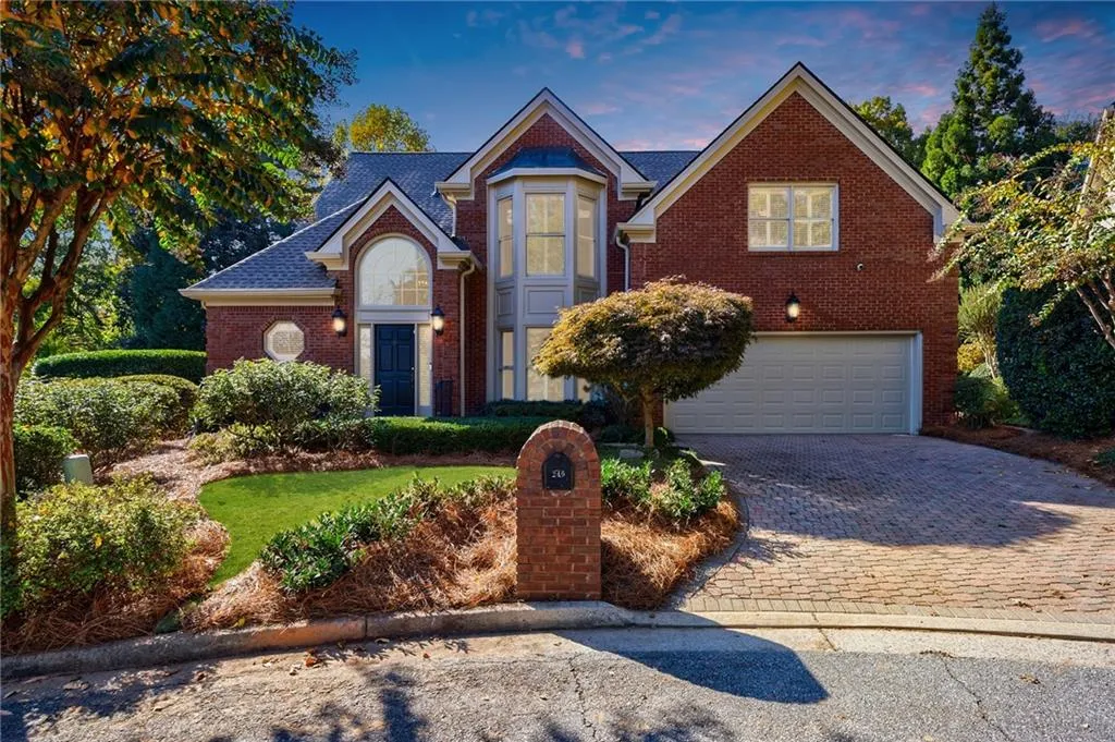 240 Embassy Court, Sandy Springs, Georgia 30328, 4 Bedrooms Bedrooms, ,3 BathroomsBathrooms,Residential,Sold,240 Embassy Court,7484711