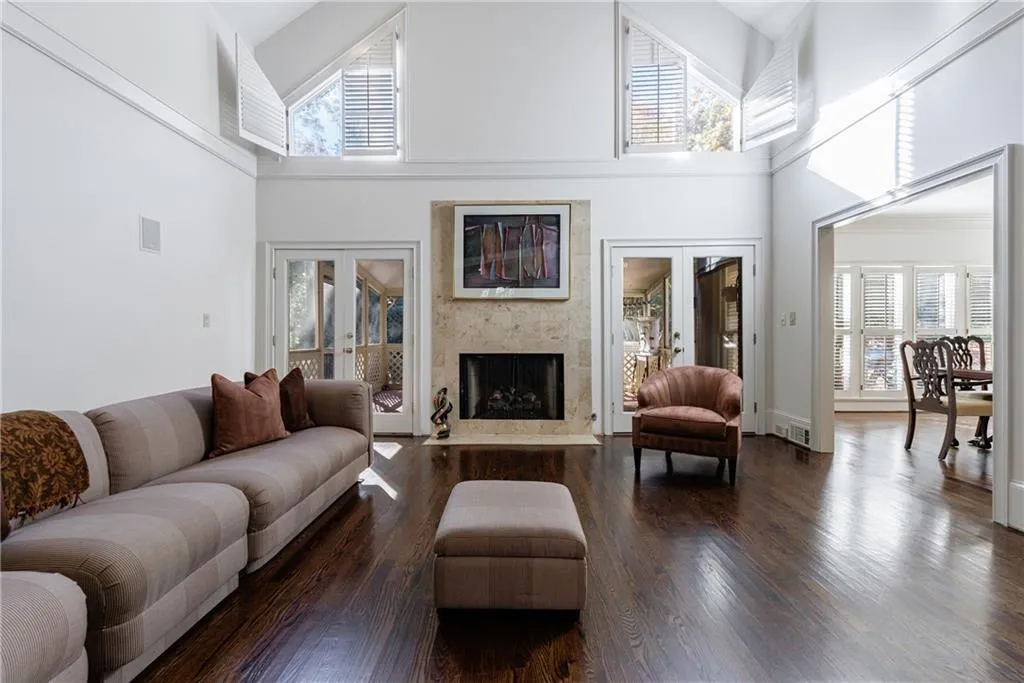240 Embassy Court, Sandy Springs, Georgia 30328, 4 Bedrooms Bedrooms, ,3 BathroomsBathrooms,Residential,Sold,240 Embassy Court,7484711