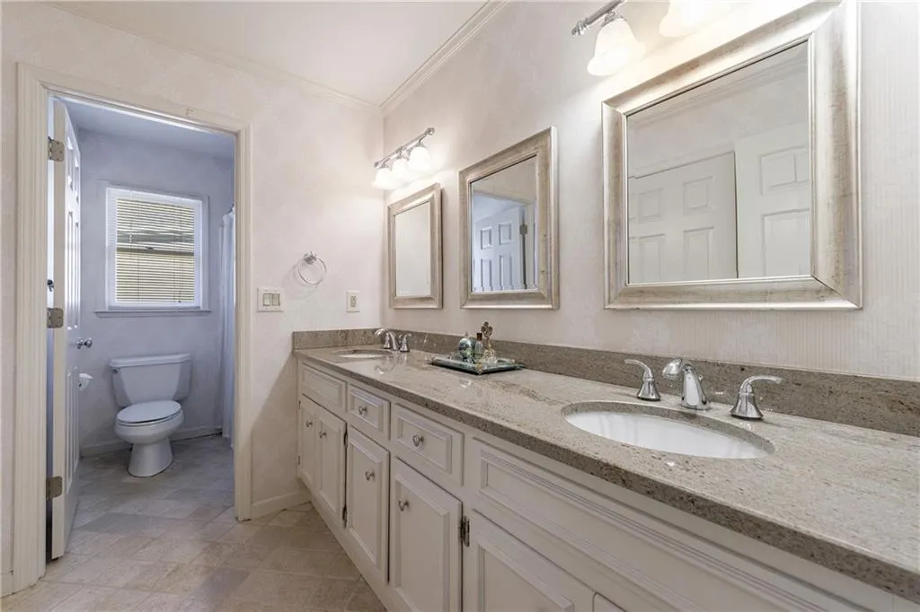 240 Embassy Court, Sandy Springs, Georgia 30328, 4 Bedrooms Bedrooms, ,3 BathroomsBathrooms,Residential,Sold,240 Embassy Court,7484711