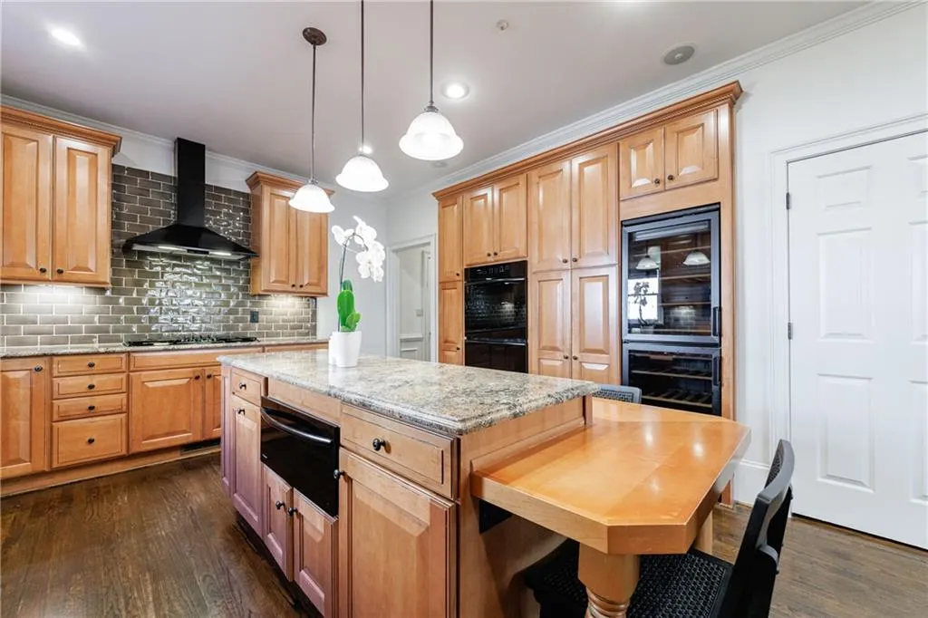 240 Embassy Court, Sandy Springs, Georgia 30328, 4 Bedrooms Bedrooms, ,3 BathroomsBathrooms,Residential,Sold,240 Embassy Court,7484711