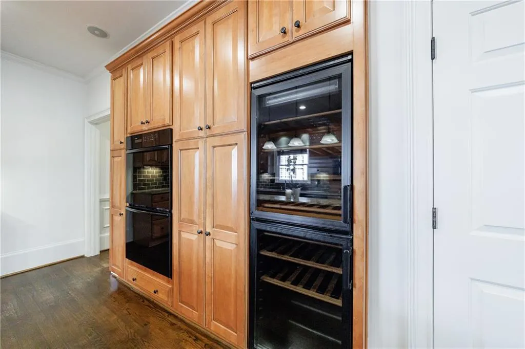240 Embassy Court, Sandy Springs, Georgia 30328, 4 Bedrooms Bedrooms, ,3 BathroomsBathrooms,Residential,Sold,240 Embassy Court,7484711