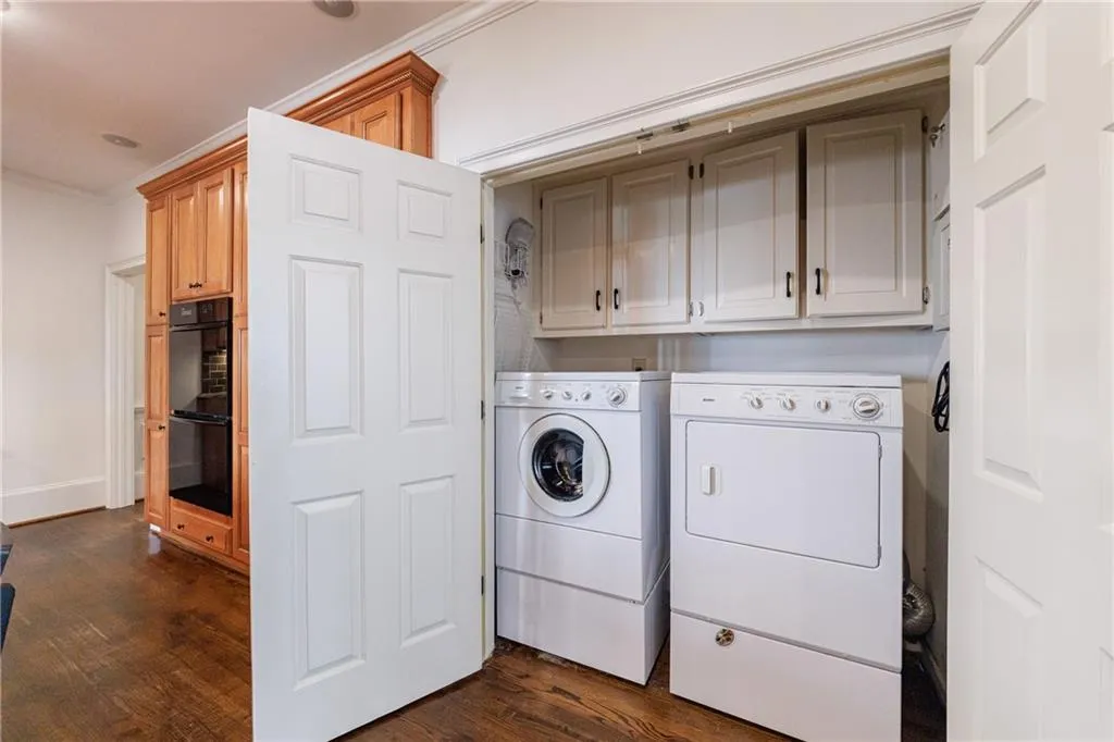 240 Embassy Court, Sandy Springs, Georgia 30328, 4 Bedrooms Bedrooms, ,3 BathroomsBathrooms,Residential,Sold,240 Embassy Court,7484711