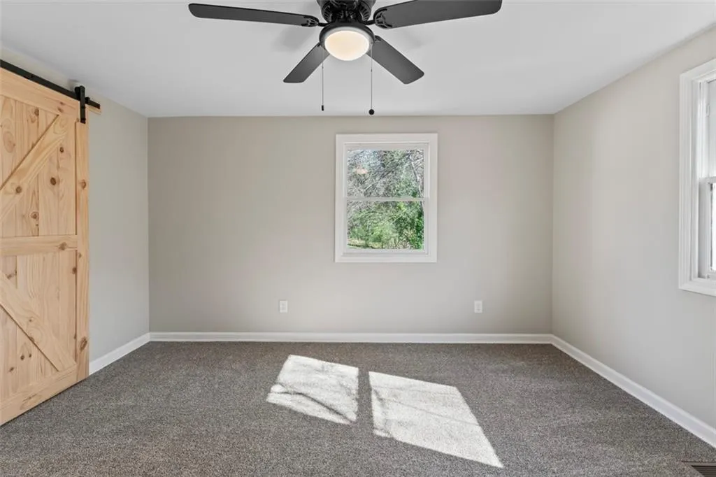 Unfurnished owners suite.