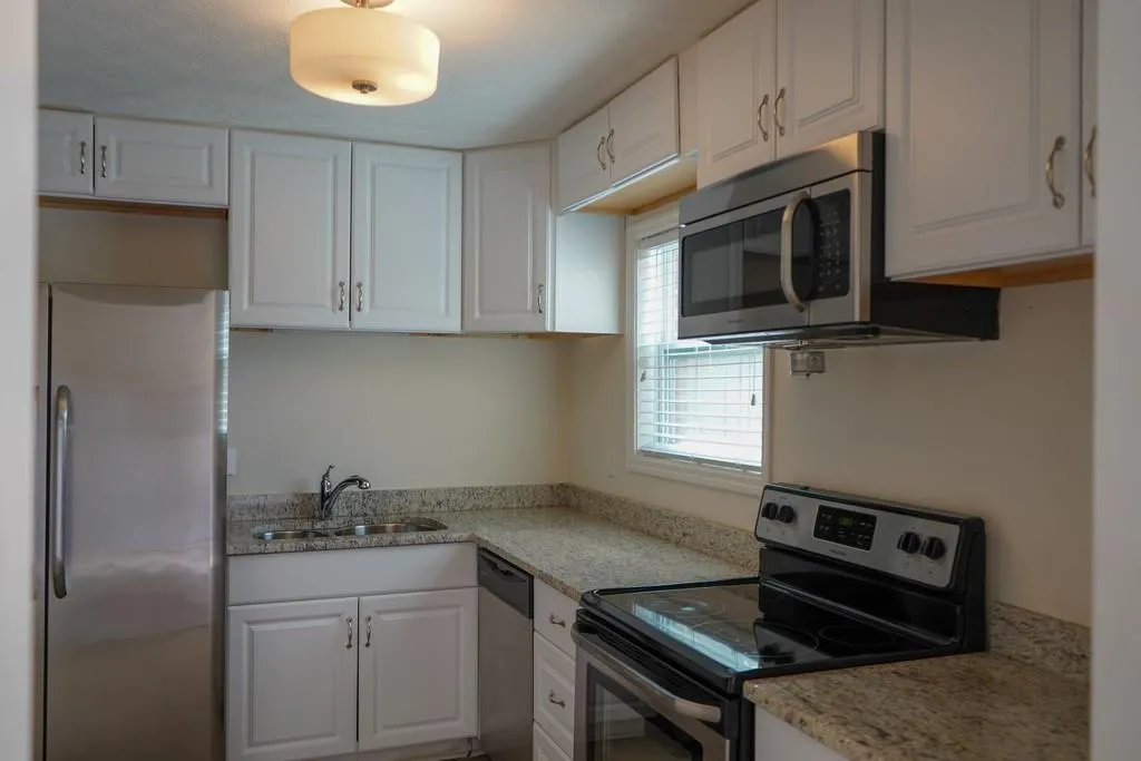 290 Winding River Drive Unit B, Atlanta, Georgia 30350, 2 Bedrooms Bedrooms, ,2 BathroomsBathrooms,Residential,Sold,290 Winding River Drive Unit B,6503548