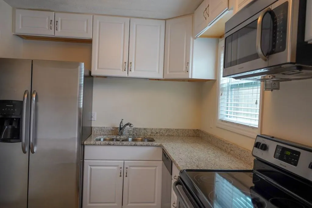 290 Winding River Drive Unit B, Atlanta, Georgia 30350, 2 Bedrooms Bedrooms, ,2 BathroomsBathrooms,Residential,Sold,290 Winding River Drive Unit B,6503548