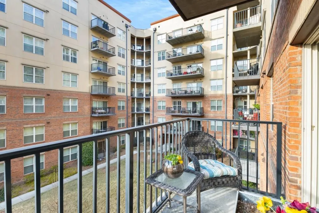 200 River Vista Drive Unit 330, Atlanta, Georgia 30339, 1 Bedroom Bedrooms, ,1 BathroomBathrooms,Residential,Sold,200 River Vista Drive Unit 330,7513411