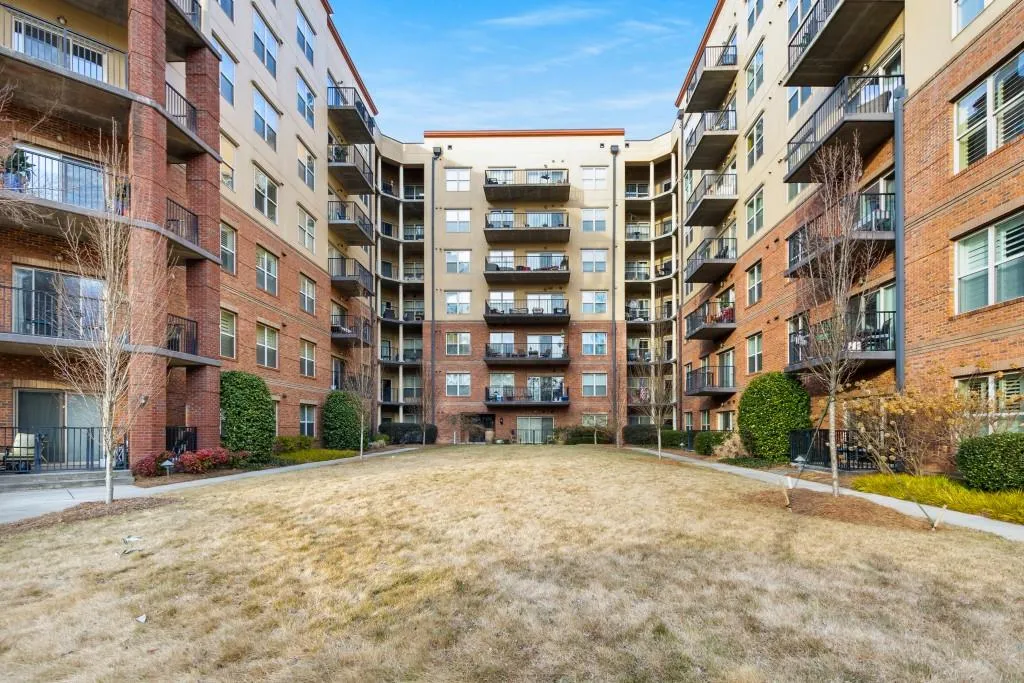 200 River Vista Drive Unit 330, Atlanta, Georgia 30339, 1 Bedroom Bedrooms, ,1 BathroomBathrooms,Residential,Sold,200 River Vista Drive Unit 330,7513411
