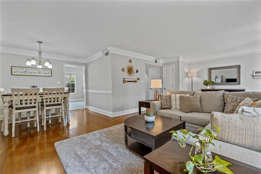 6980 Roswell Road Unit A8, Atlanta, Georgia 30328, 3 Bedrooms Bedrooms, ,2 BathroomsBathrooms,Residential,Sold,6980 Roswell Road Unit A8,7175910