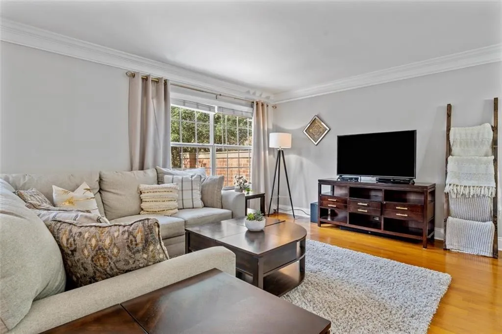 6980 Roswell Road Unit A8, Atlanta, Georgia 30328, 3 Bedrooms Bedrooms, ,2 BathroomsBathrooms,Residential,Sold,6980 Roswell Road Unit A8,7175910