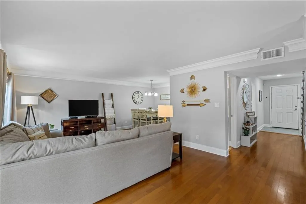 6980 Roswell Road Unit A8, Atlanta, Georgia 30328, 3 Bedrooms Bedrooms, ,2 BathroomsBathrooms,Residential,Sold,6980 Roswell Road Unit A8,7175910