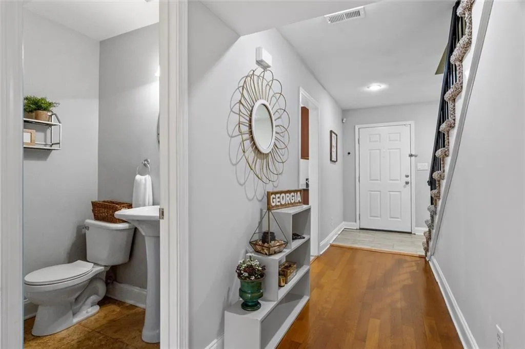 6980 Roswell Road Unit A8, Atlanta, Georgia 30328, 3 Bedrooms Bedrooms, ,2 BathroomsBathrooms,Residential,Sold,6980 Roswell Road Unit A8,7175910