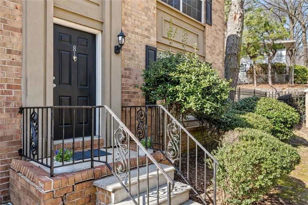 6980 Roswell Road Unit A8, Atlanta, Georgia 30328, 3 Bedrooms Bedrooms, ,2 BathroomsBathrooms,Residential,Sold,6980 Roswell Road Unit A8,7175910