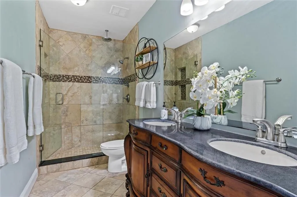 6980 Roswell Road Unit A8, Atlanta, Georgia 30328, 3 Bedrooms Bedrooms, ,2 BathroomsBathrooms,Residential,Sold,6980 Roswell Road Unit A8,7175910