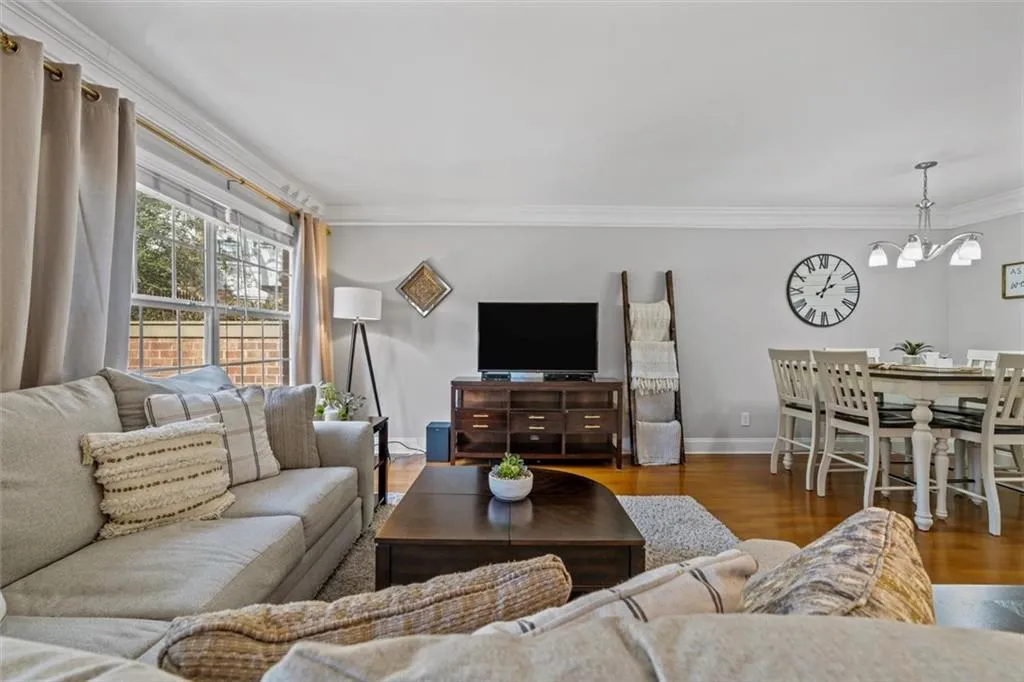 6980 Roswell Road Unit A8, Atlanta, Georgia 30328, 3 Bedrooms Bedrooms, ,2 BathroomsBathrooms,Residential,Sold,6980 Roswell Road Unit A8,7175910