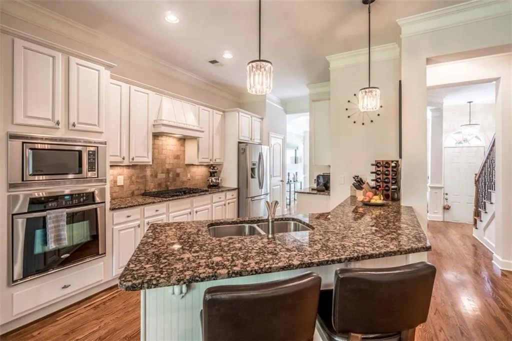 964 Telfair Close, Sandy Springs, Georgia 30350, 3 Bedrooms Bedrooms, ,3 BathroomsBathrooms,Residential,Sold,964 Telfair Close,6639941