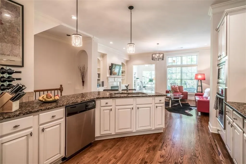 964 Telfair Close, Sandy Springs, Georgia 30350, 3 Bedrooms Bedrooms, ,3 BathroomsBathrooms,Residential,Sold,964 Telfair Close,6639941