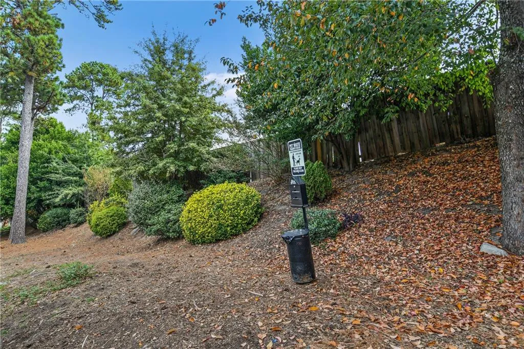 6520 Roswell Road Unit 102, Atlanta, Georgia 30328, 2 Bedrooms Bedrooms, ,1 BathroomBathrooms,Residential,Sold,6520 Roswell Road Unit 102,7121871