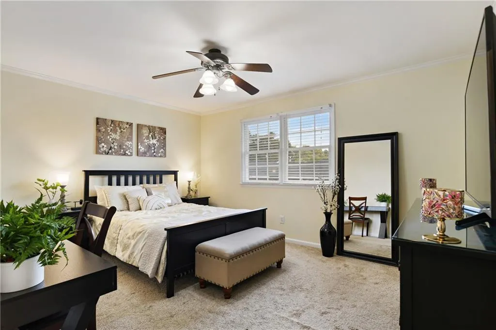 6520 Roswell Road Unit 102, Atlanta, Georgia 30328, 2 Bedrooms Bedrooms, ,1 BathroomBathrooms,Residential,Sold,6520 Roswell Road Unit 102,7121871