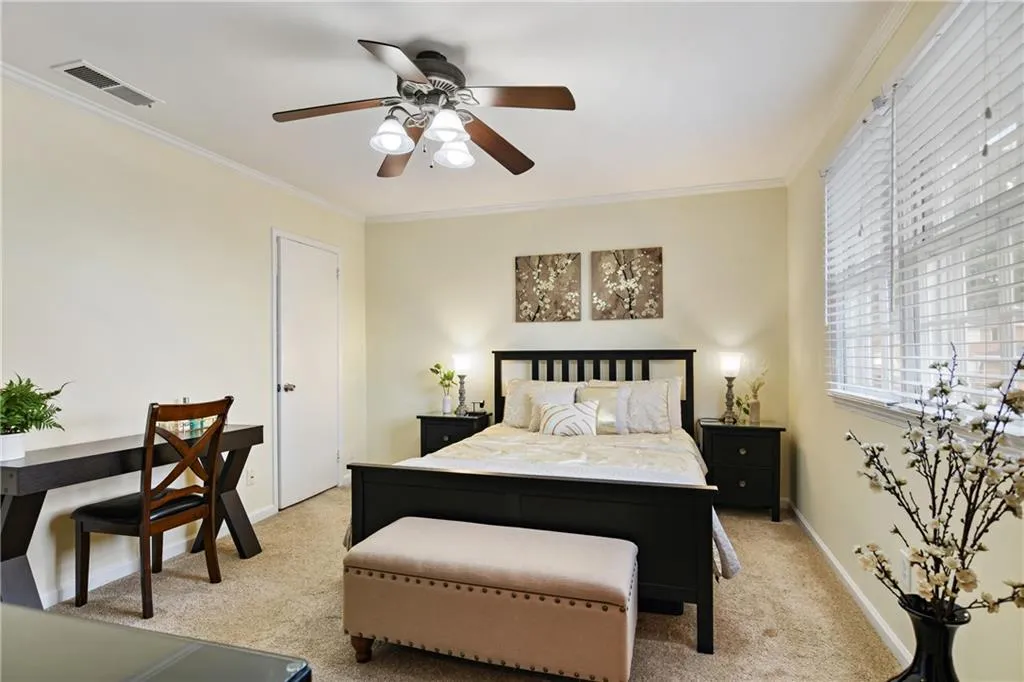 6520 Roswell Road Unit 102, Atlanta, Georgia 30328, 2 Bedrooms Bedrooms, ,1 BathroomBathrooms,Residential,Sold,6520 Roswell Road Unit 102,7121871