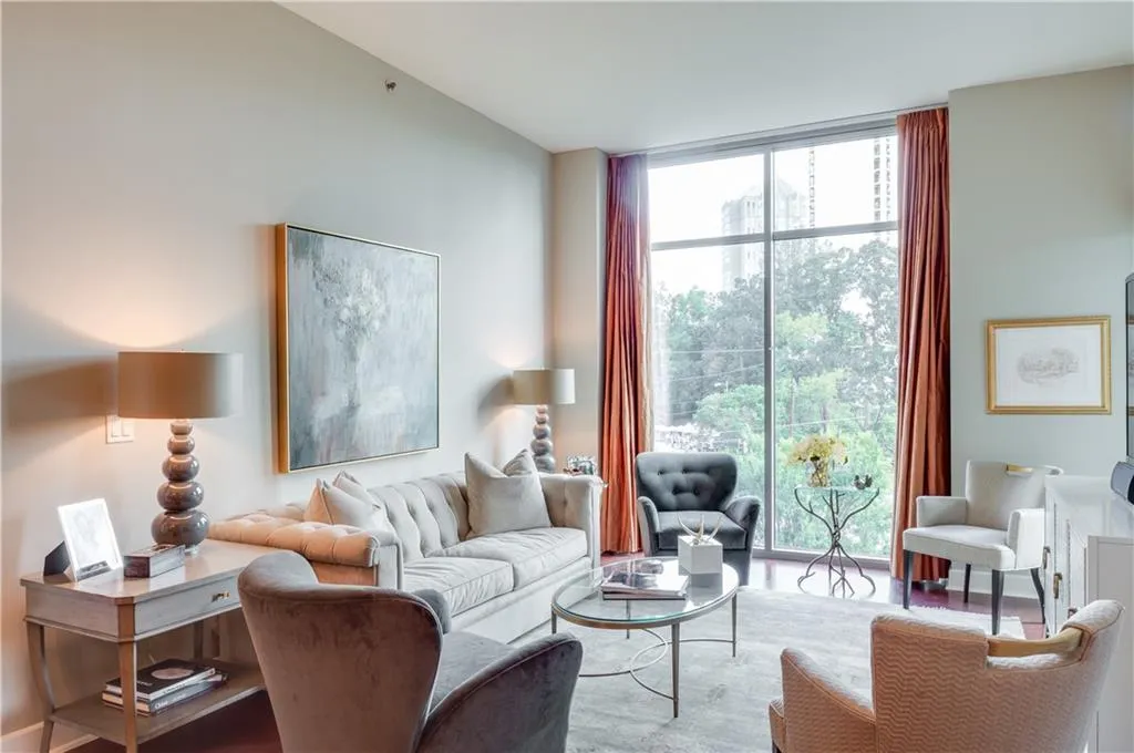 2795 Peachtree Road Ne Unit 403, Atlanta, Georgia 30305, 2 Bedrooms Bedrooms, ,2 BathroomsBathrooms,Residential,Sold,2795 Peachtree Road Ne Unit 403,5734730