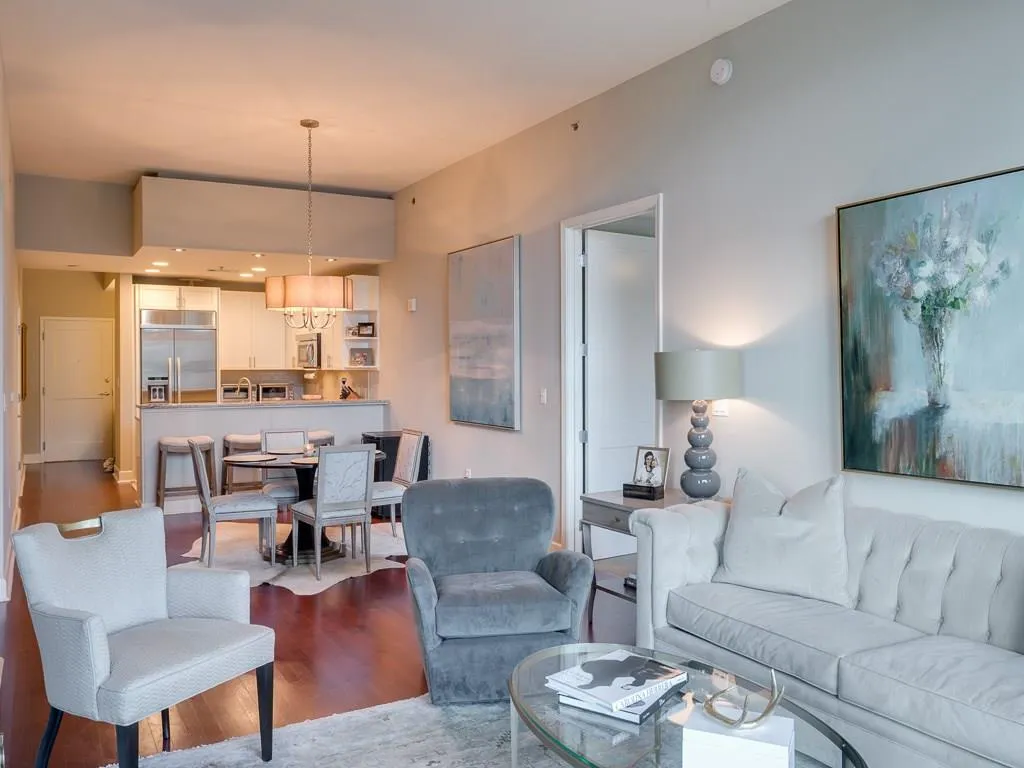 2795 Peachtree Road Ne Unit 403, Atlanta, Georgia 30305, 2 Bedrooms Bedrooms, ,2 BathroomsBathrooms,Residential,Sold,2795 Peachtree Road Ne Unit 403,5734730