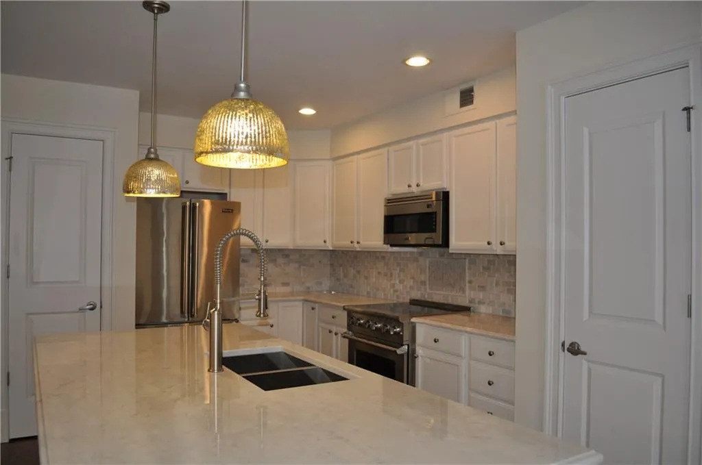 200 River Vista Drive Unit 633, Atlanta, Georgia 30339, 2 Bedrooms Bedrooms, ,2 BathroomsBathrooms,Residential,Sold,200 River Vista Drive Unit 633,6613736