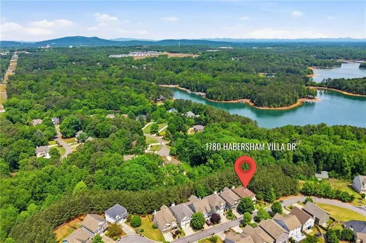Easy access to Lake Lanier!