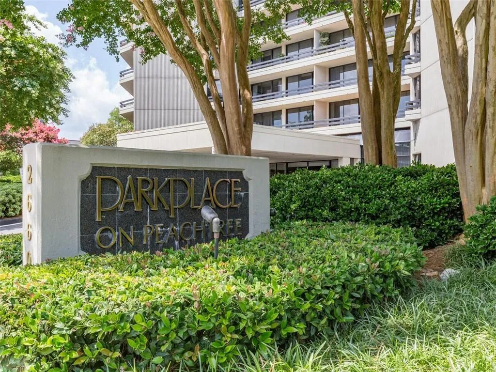 2660 Peachtree Road Nw Unit 18g, Atlanta, Georgia 30305, 1 Bedroom Bedrooms, ,2 BathroomsBathrooms,Residential,For Sale,2660 Peachtree Road Nw Unit 18g,7479158