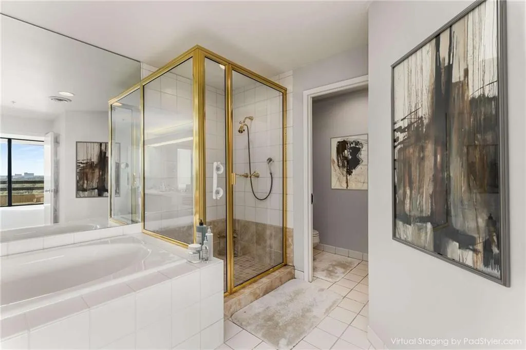 2660 Peachtree Road Nw Unit 18g, Atlanta, Georgia 30305, 1 Bedroom Bedrooms, 0 ,2 BathroomsBathrooms,Residential,For Sale,2660 Peachtree Road Nw Unit 18g,7479158