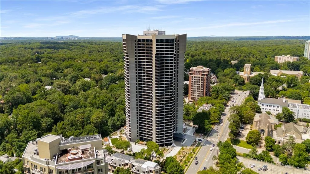 2660 Peachtree Road Nw Unit 18g, Atlanta, Georgia 30305, 1 Bedroom Bedrooms, ,2 BathroomsBathrooms,Residential,For Sale,2660 Peachtree Road Nw Unit 18g,7479158