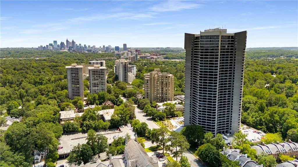 2660 Peachtree Road Nw Unit 18g, Atlanta, Georgia 30305, 1 Bedroom Bedrooms, ,2 BathroomsBathrooms,Residential,For Sale,2660 Peachtree Road Nw Unit 18g,7479158