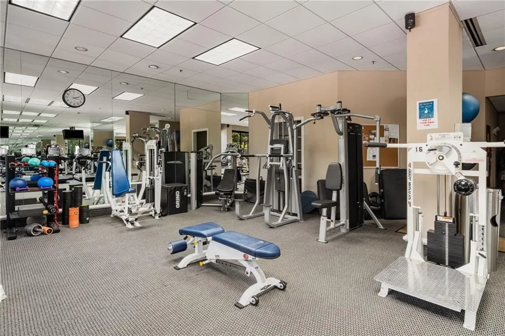 2660 Peachtree Road Nw Unit 18g, Atlanta, Georgia 30305, 1 Bedroom Bedrooms, ,2 BathroomsBathrooms,Residential,For Sale,2660 Peachtree Road Nw Unit 18g,7479158