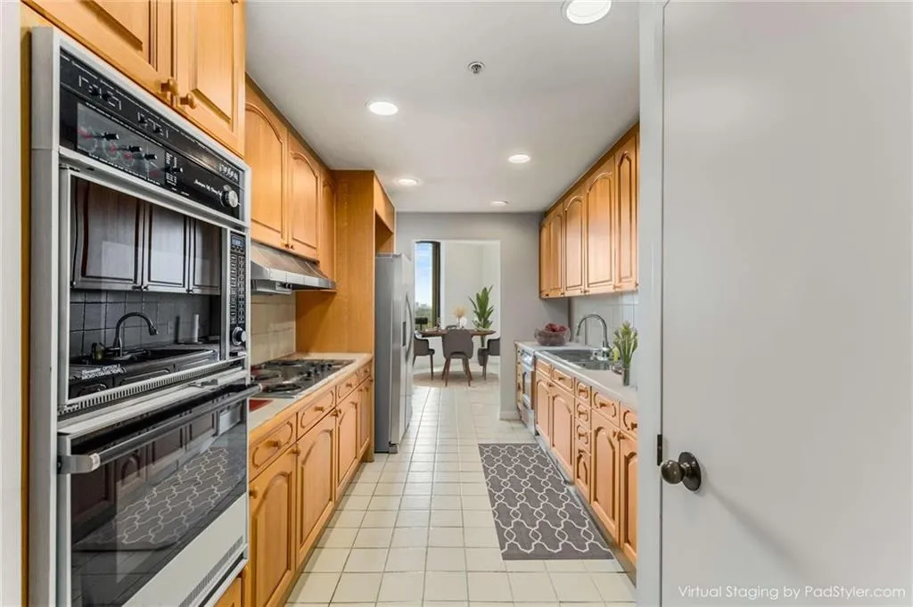 2660 Peachtree Road Nw Unit 18g, Atlanta, Georgia 30305, 1 Bedroom Bedrooms, 0 ,2 BathroomsBathrooms,Residential,For Sale,2660 Peachtree Road Nw Unit 18g,7479158