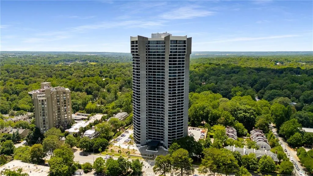 2660 Peachtree Road Nw Unit 18g, Atlanta, Georgia 30305, 1 Bedroom Bedrooms, ,2 BathroomsBathrooms,Residential,For Sale,2660 Peachtree Road Nw Unit 18g,7479158