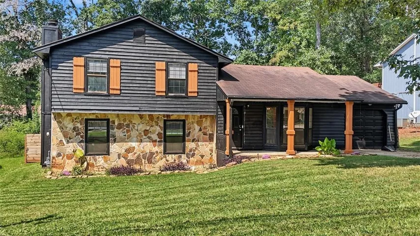 1961 Woodlot Trail, Lithonia, Georgia 30058