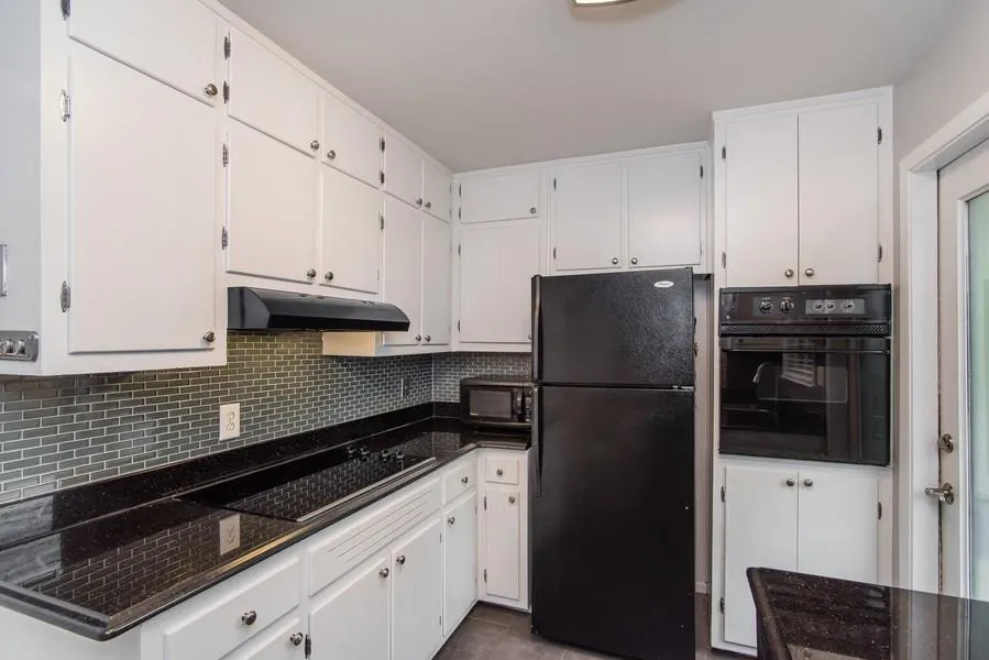 3510 Roswell Road Nw Unit G3, Atlanta, Georgia 30305, 2 Bedrooms Bedrooms, ,2 BathroomsBathrooms,Residential,Sold,3510 Roswell Road Nw Unit G3,5702430