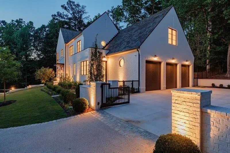 2983 Habersham Court Nw, Atlanta, Georgia 30305, 6 Bedrooms Bedrooms, 0 ,7 BathroomsBathrooms,Residential,For Sale,2983 Habersham Court Nw,7783381