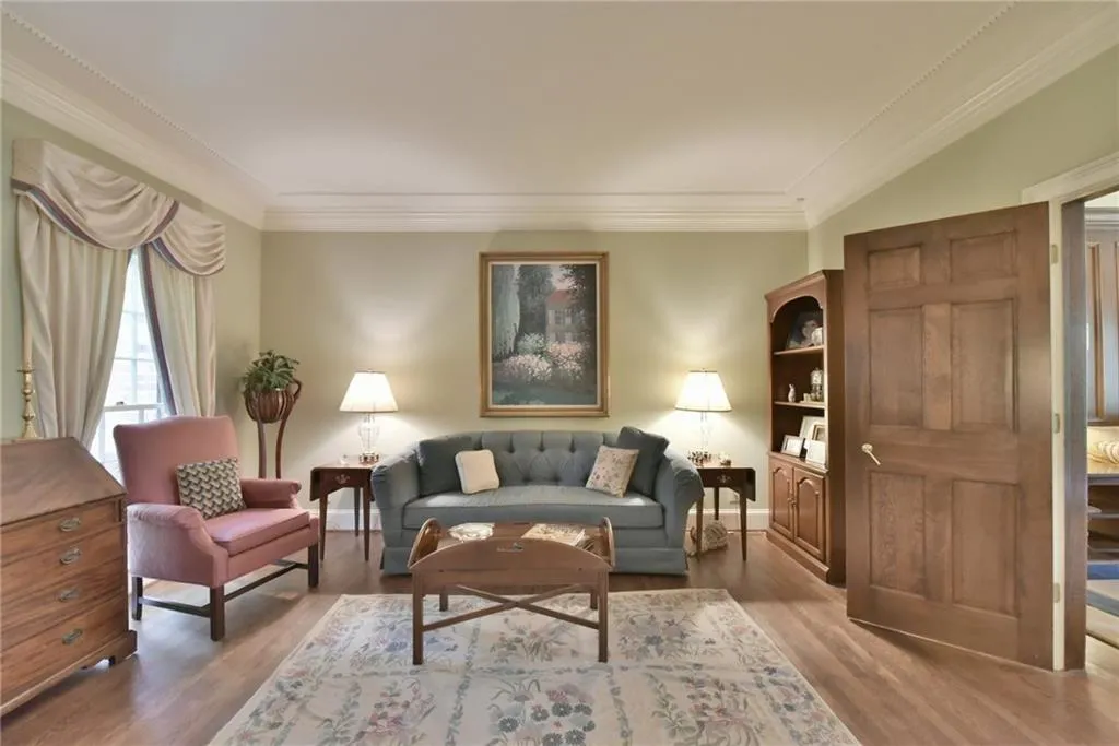 460 Huntcliff Green, Sandy Springs, Georgia 30350, 4 Bedrooms Bedrooms, ,3 BathroomsBathrooms,Residential,Sold,460 Huntcliff Green,5950577