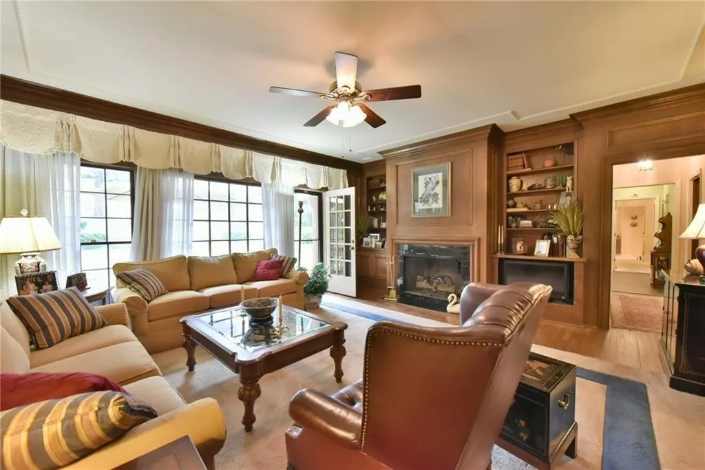 460 Huntcliff Green, Sandy Springs, Georgia 30350, 4 Bedrooms Bedrooms, ,3 BathroomsBathrooms,Residential,Sold,460 Huntcliff Green,5950577