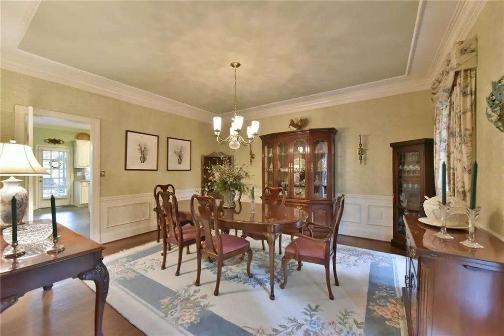 460 Huntcliff Green, Sandy Springs, Georgia 30350, 4 Bedrooms Bedrooms, ,3 BathroomsBathrooms,Residential,Sold,460 Huntcliff Green,5950577
