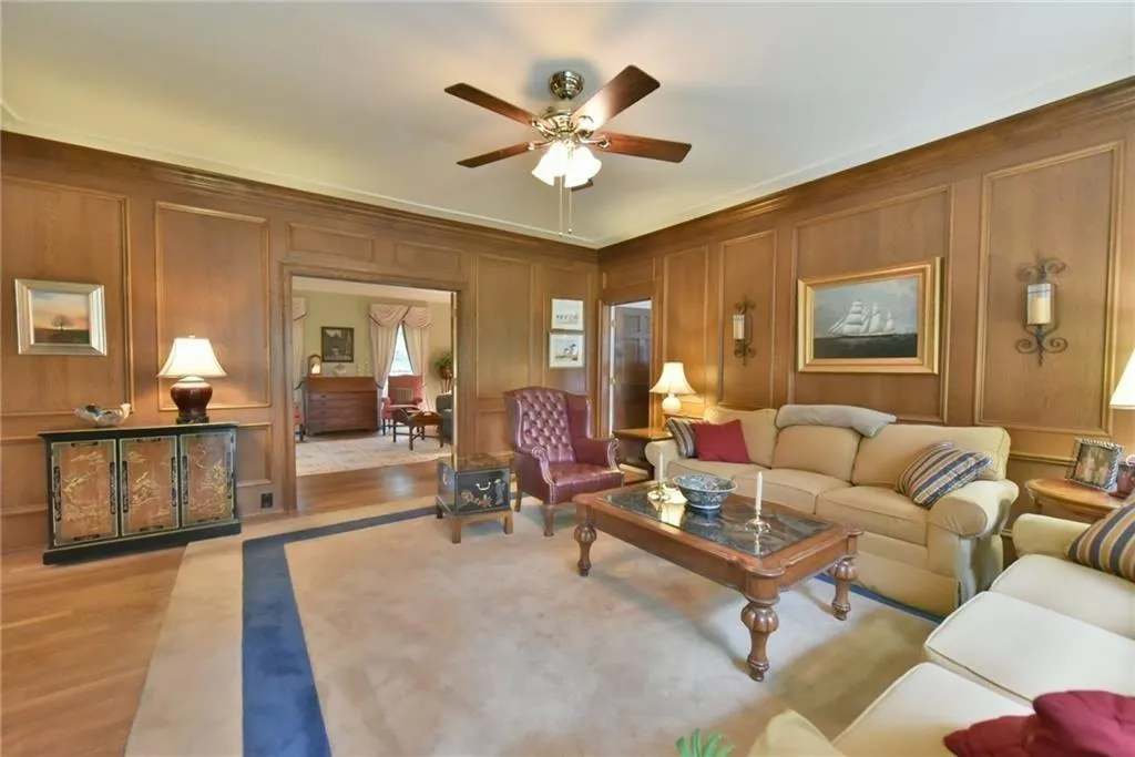 460 Huntcliff Green, Sandy Springs, Georgia 30350, 4 Bedrooms Bedrooms, ,3 BathroomsBathrooms,Residential,Sold,460 Huntcliff Green,5950577