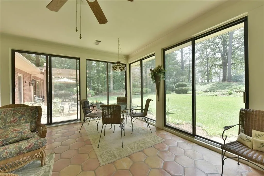 460 Huntcliff Green, Sandy Springs, Georgia 30350, 4 Bedrooms Bedrooms, ,3 BathroomsBathrooms,Residential,Sold,460 Huntcliff Green,5950577