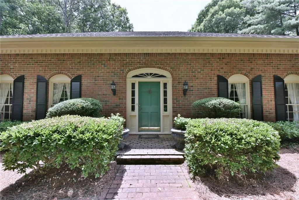 460 Huntcliff Green, Sandy Springs, Georgia 30350, 4 Bedrooms Bedrooms, ,3 BathroomsBathrooms,Residential,Sold,460 Huntcliff Green,5950577